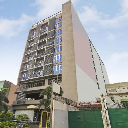 Melbourne Suites Makati City Buitenkant foto