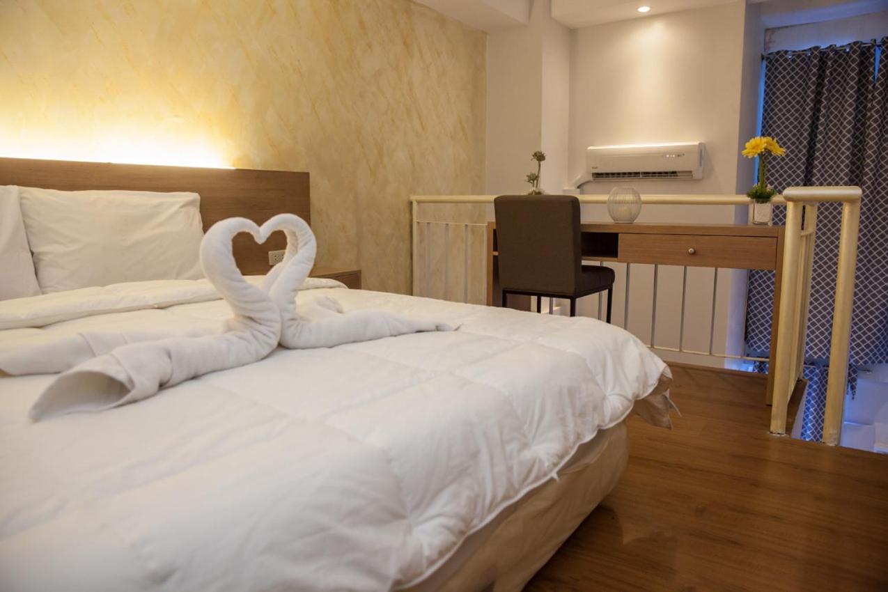 Melbourne Suites Makati City Buitenkant foto