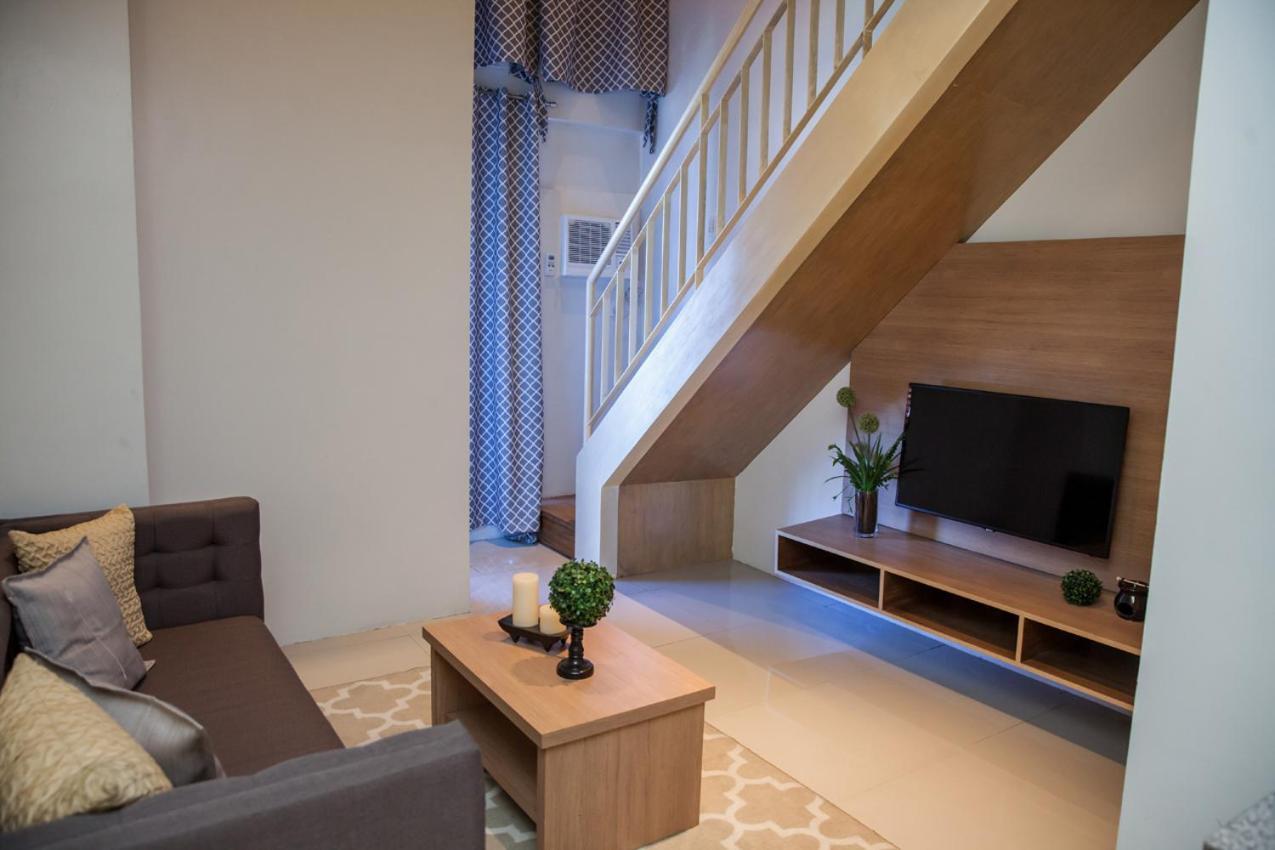 Melbourne Suites Makati City Buitenkant foto