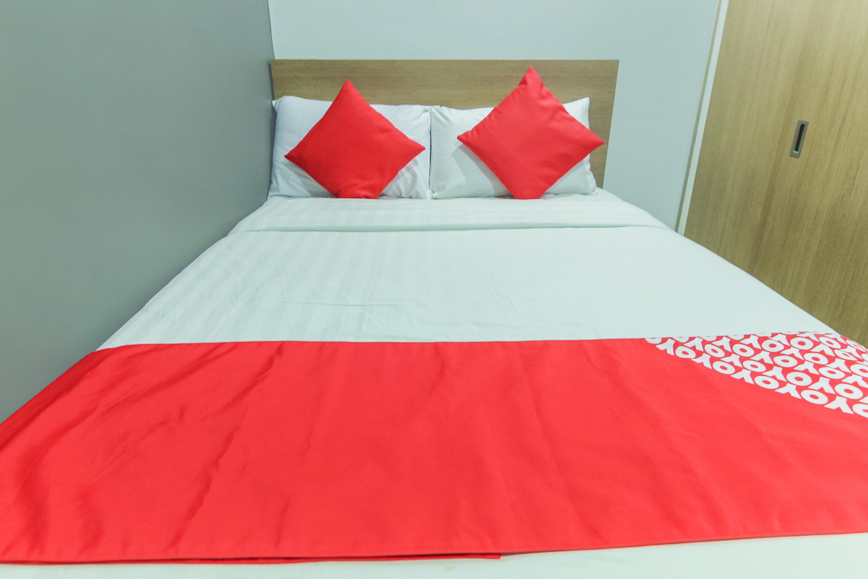 Melbourne Suites Makati City Buitenkant foto
