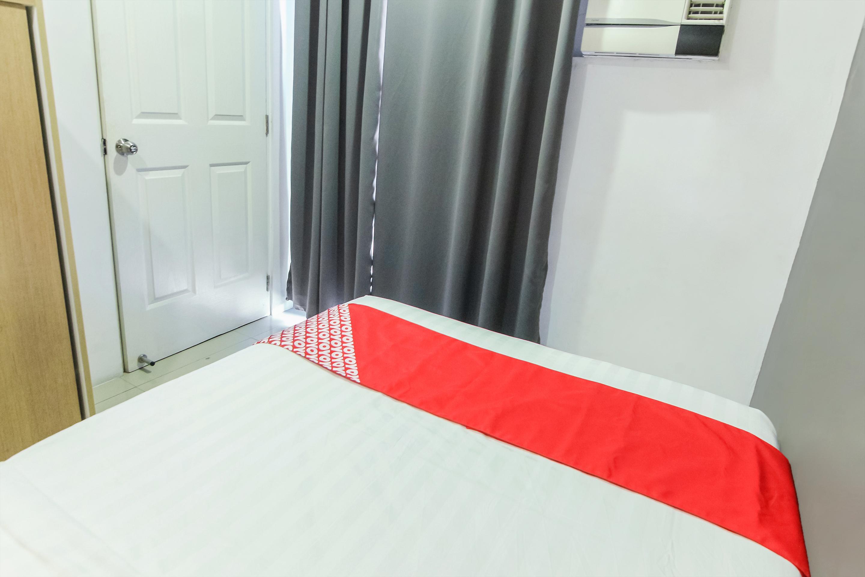 Melbourne Suites Makati City Buitenkant foto